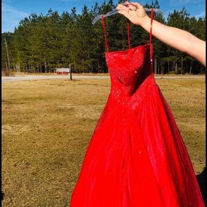 Red prom dress in good condition